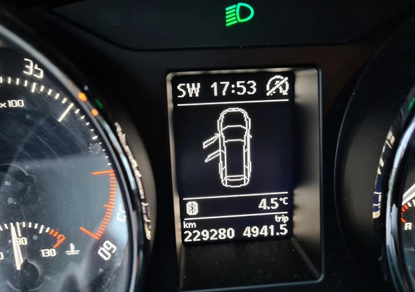 Skoda Superb cena 48500 przebieg: 229200, rok produkcji 2014 z Chodzież małe 92